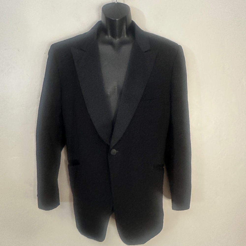 Lord West Peak Lapel Tuxedo Jacket 46S Gently worn Tough rental market model